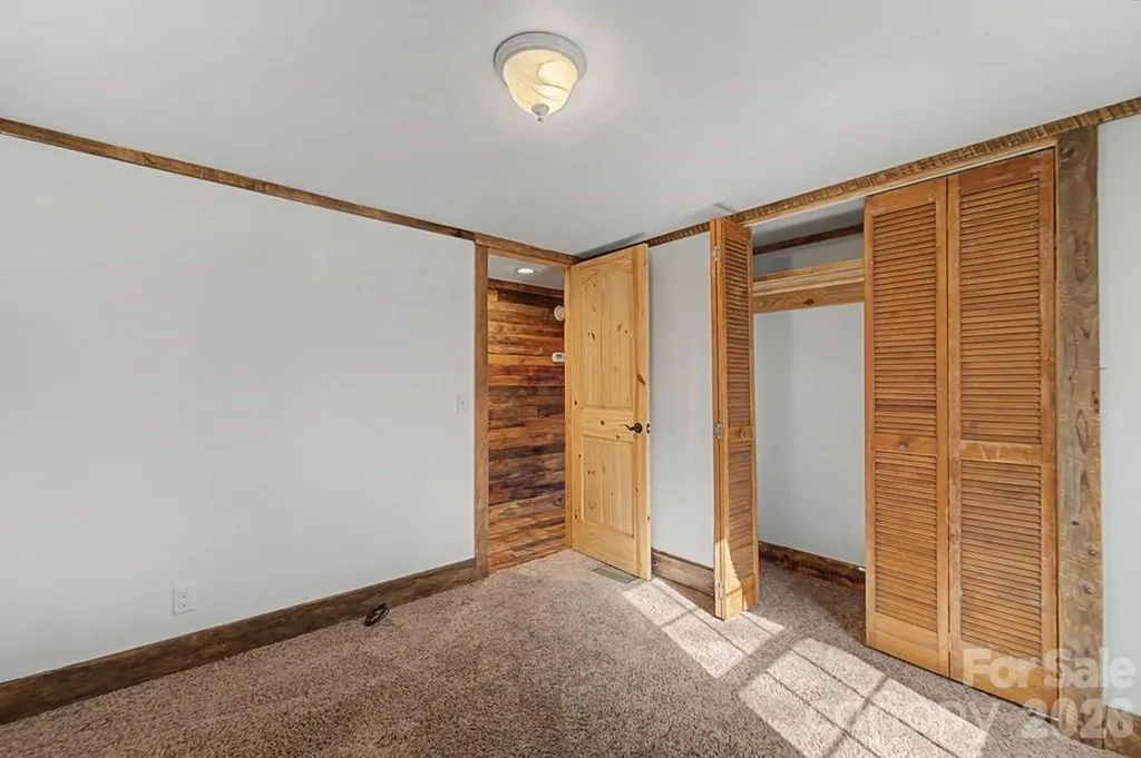 1668 Buff Creek Road Sylva NC 28779
