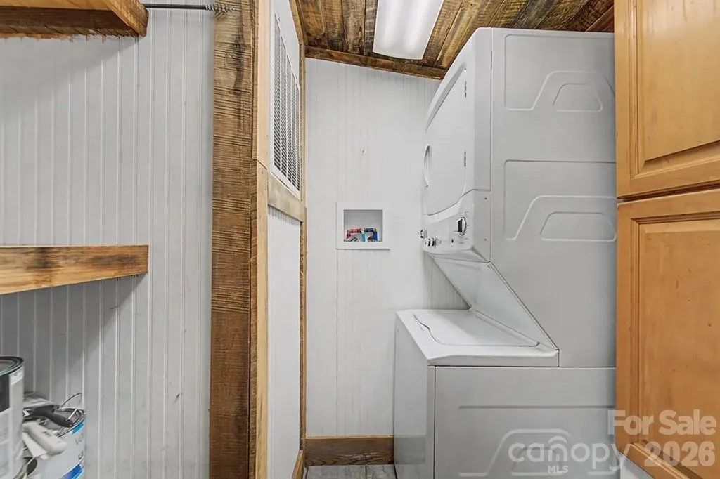 1668 Buff Creek Road Sylva NC 28779