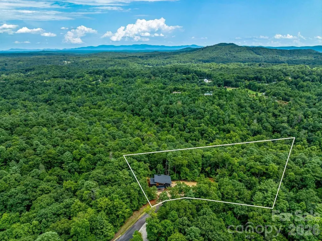 1180 W Lake Road Marion NC 28752