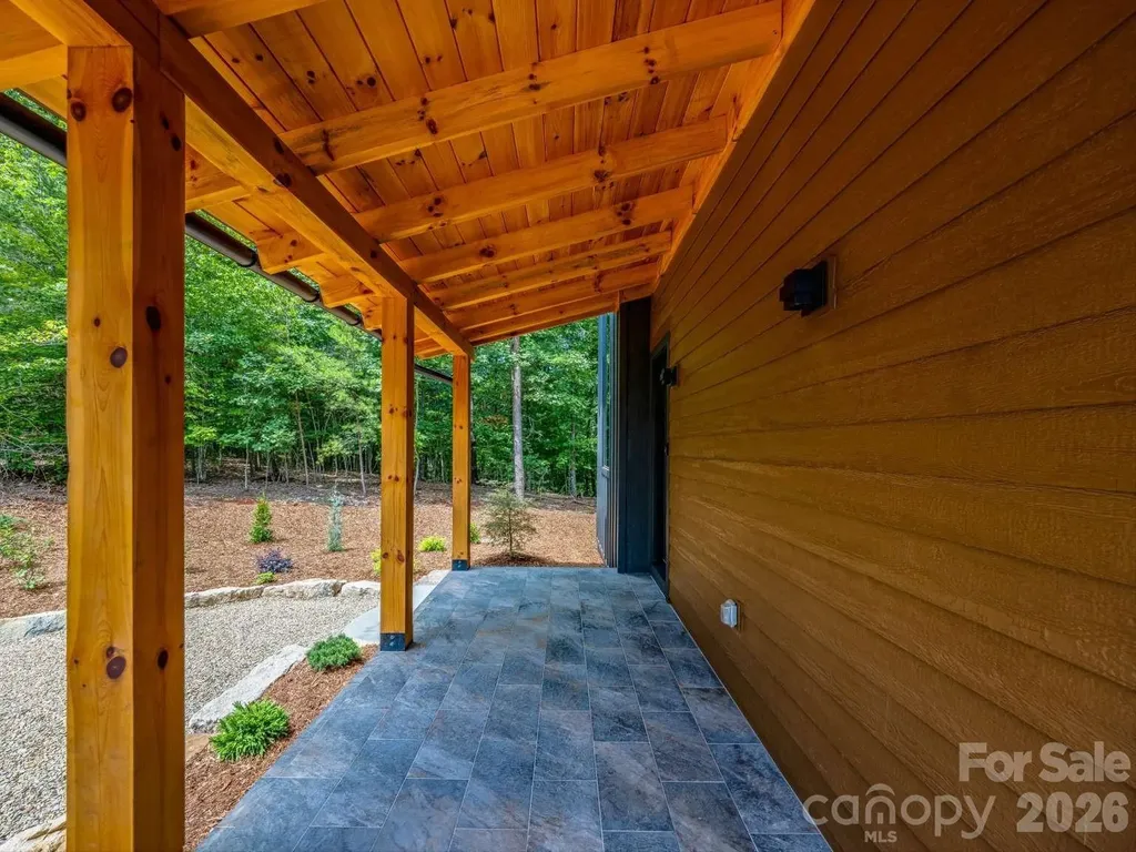 1180 W Lake Road Marion NC 28752
