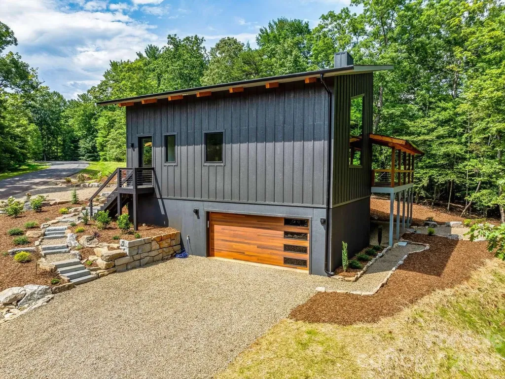 1180 W Lake Road Marion NC 28752