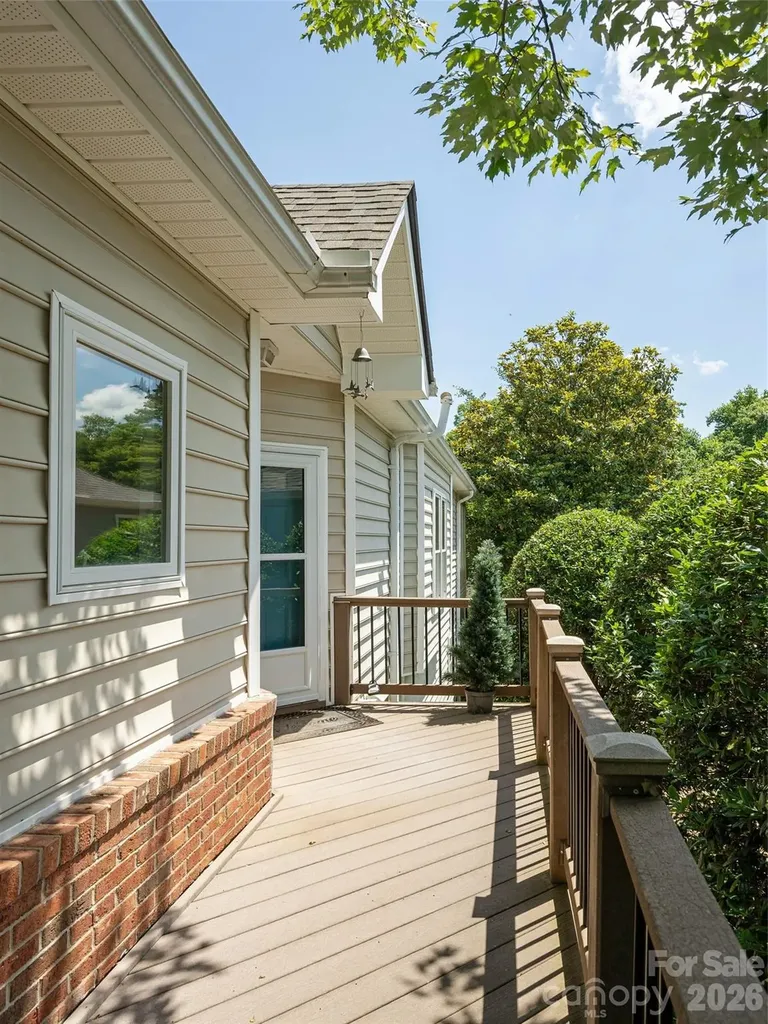 171 Ashefield Court Hendersonville NC 28791