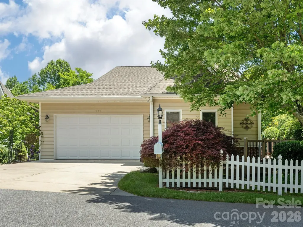 171 Ashefield Court Hendersonville NC 28791