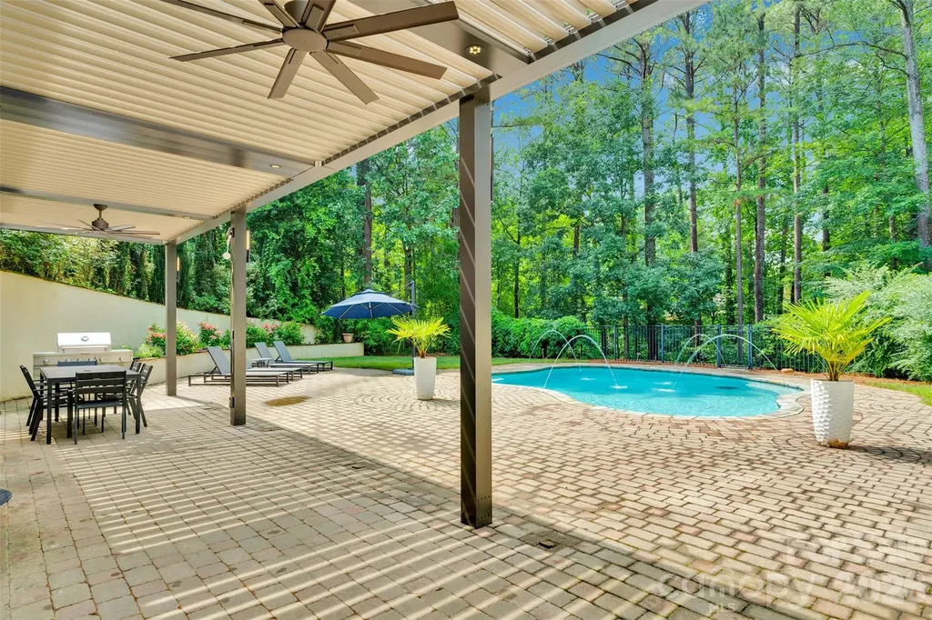 4552 Sawgrass Court Denver NC 28037