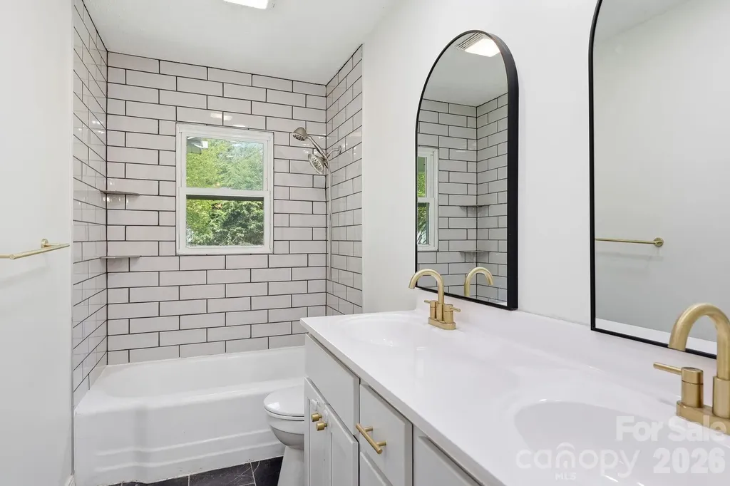 31 Edwards Street Waynesville NC 28786