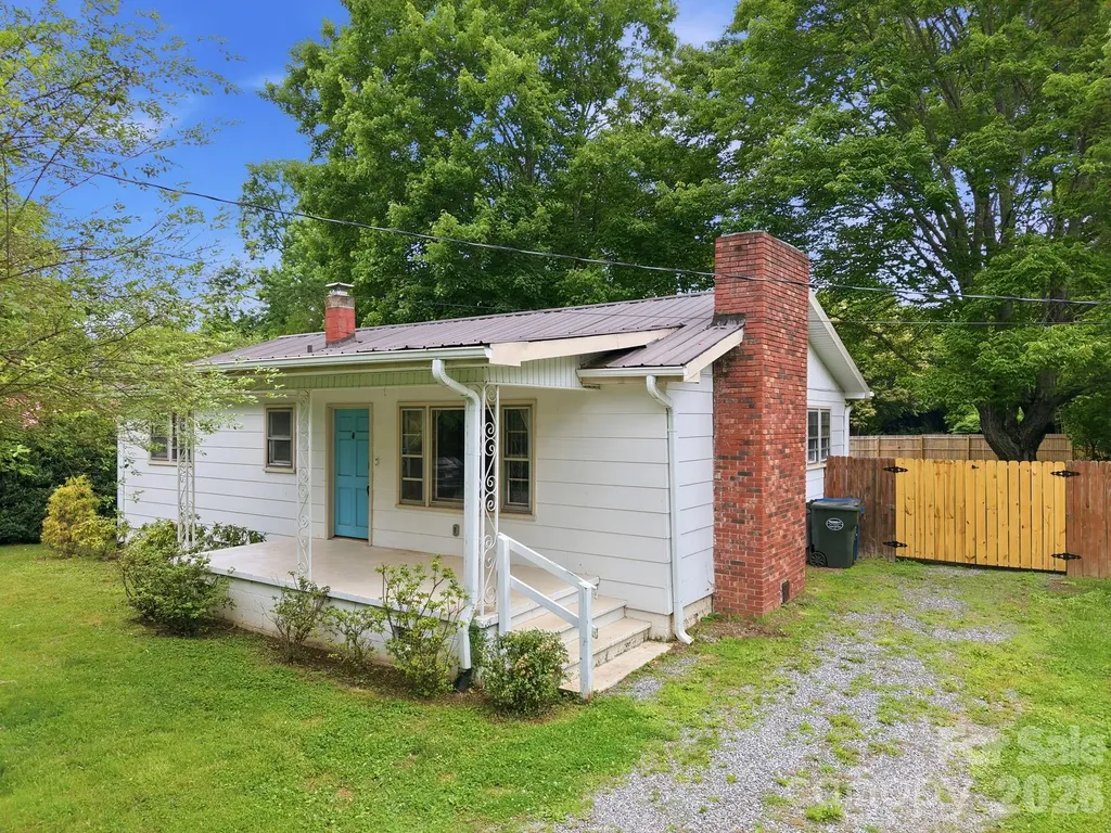 31 Edwards Street Waynesville NC 28786