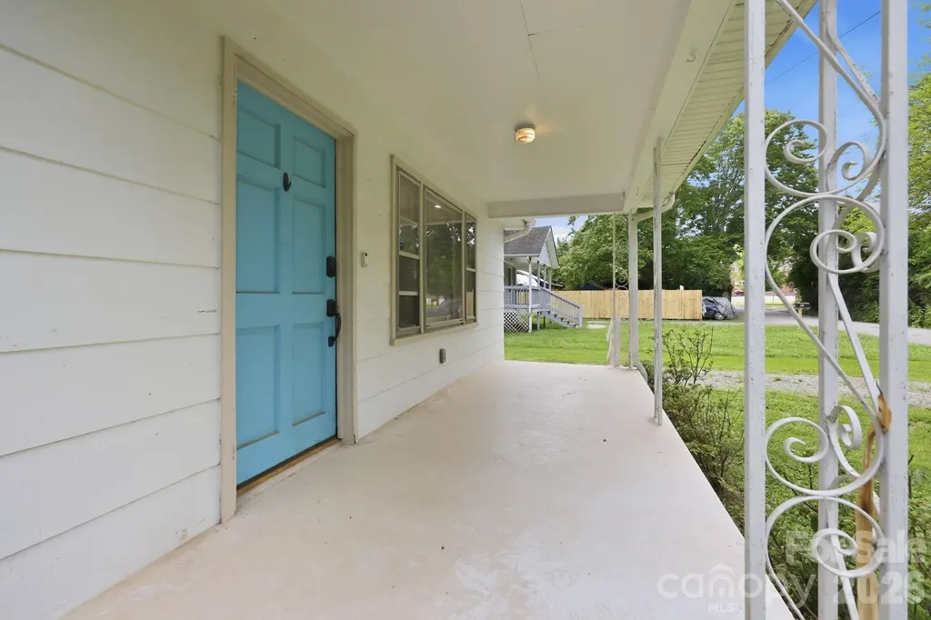 31 Edwards Street Waynesville NC 28786