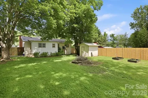 31 Edwards Street Waynesville NC 28786