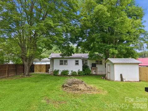 31 Edwards Street Waynesville NC 28786