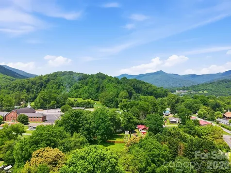 31 Edwards Street Waynesville NC 28786