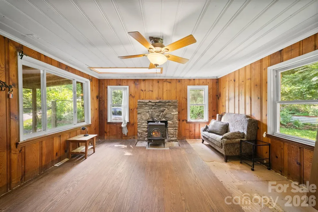 78 Green Oak Road Asheville NC 28804