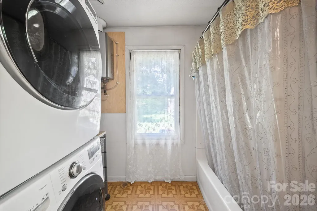 78 Green Oak Road Asheville NC 28804