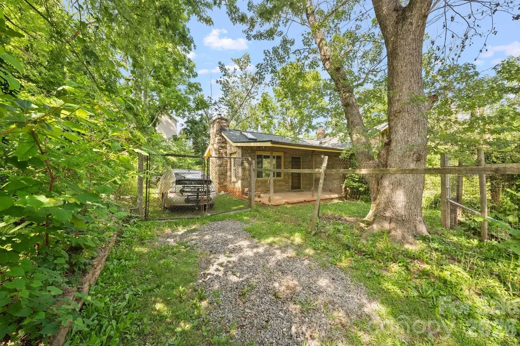 78 Green Oak Road Asheville NC 28804