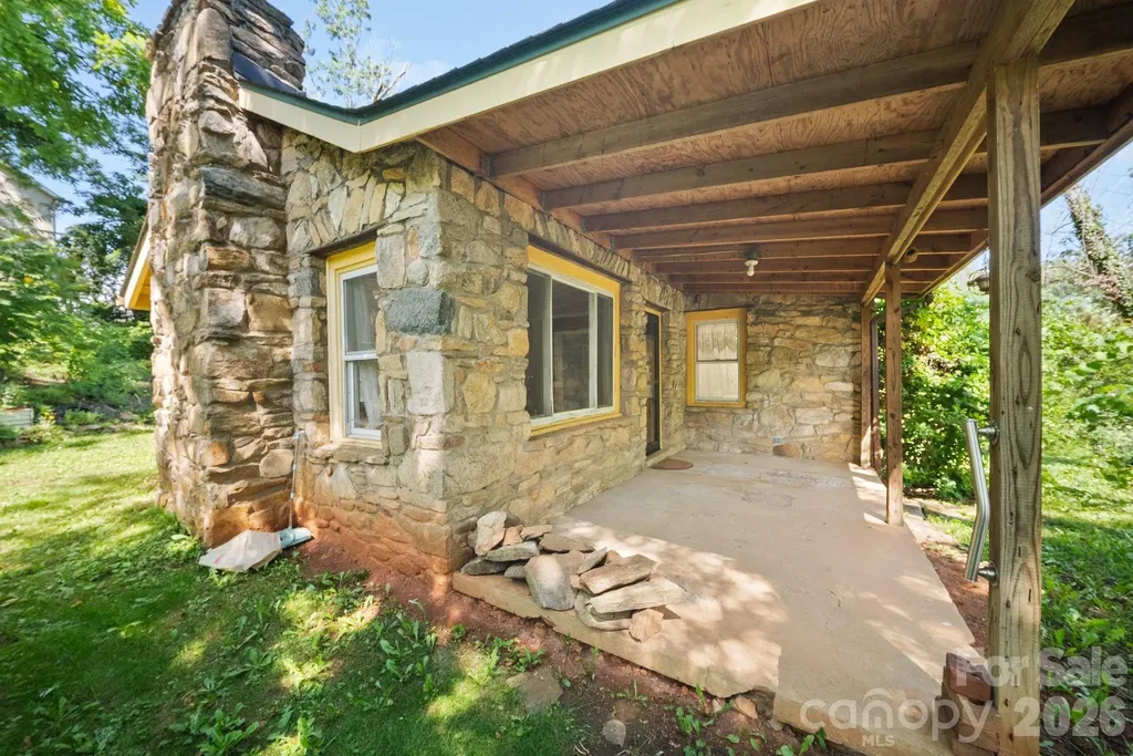 78 Green Oak Road Asheville NC 28804