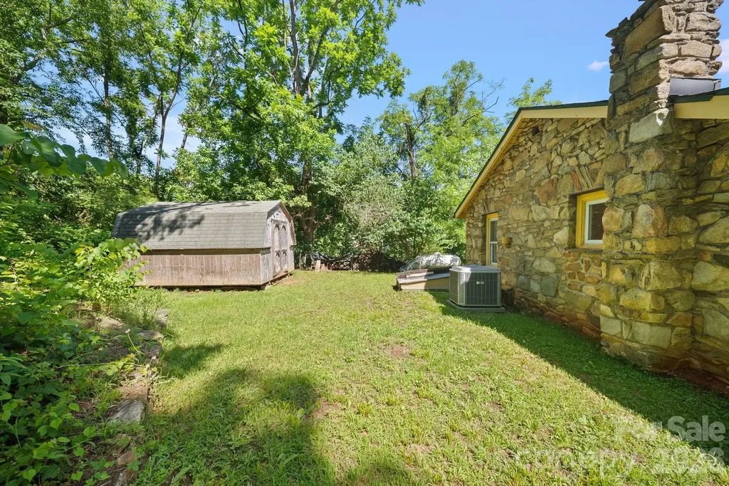 78 Green Oak Road Asheville NC 28804