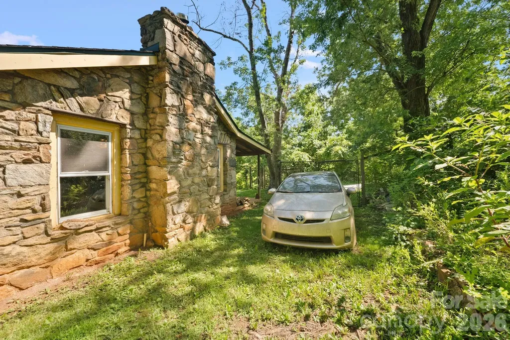 78 Green Oak Road Asheville NC 28804
