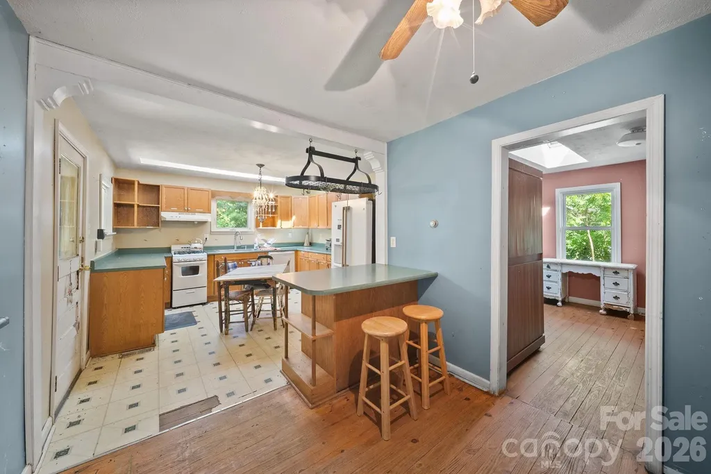 78 Green Oak Road Asheville NC 28804