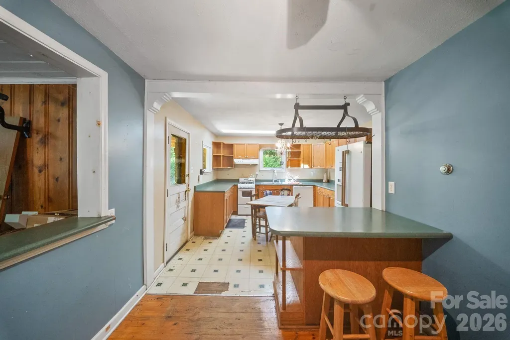 78 Green Oak Road Asheville NC 28804