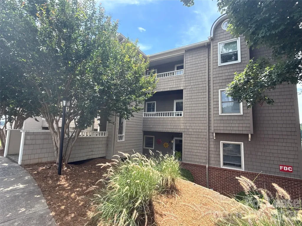 9817 Emerald Point Drive Charlotte NC 28278