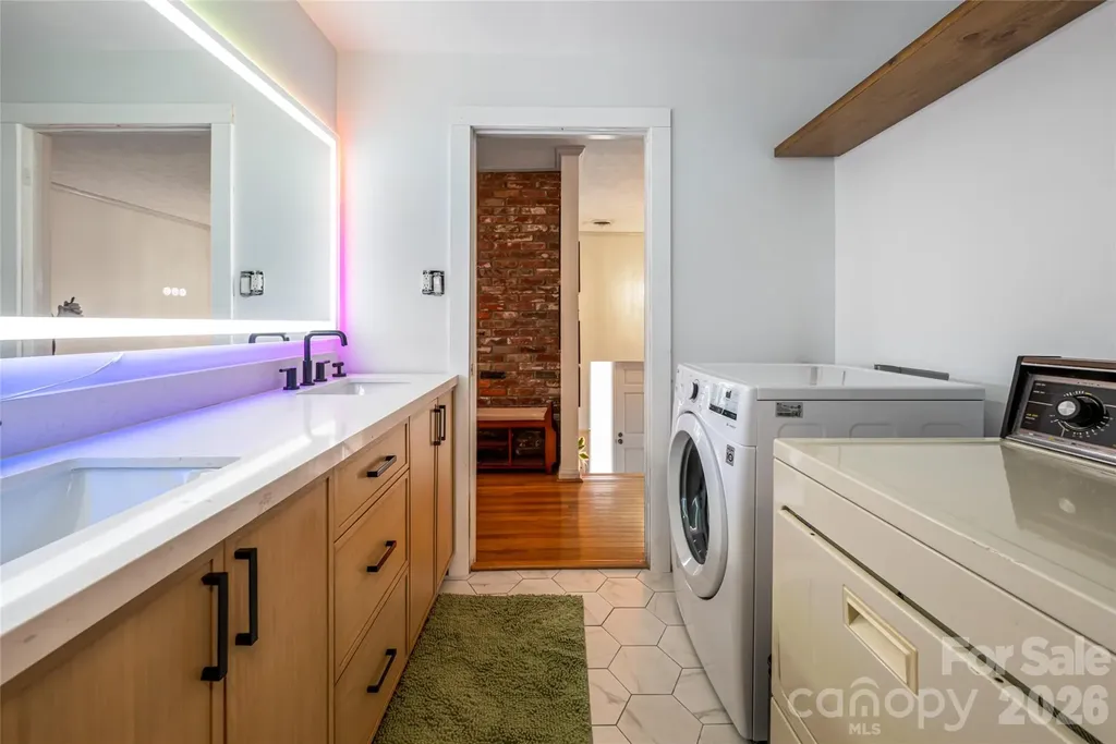 233 Church Road Fairview NC 28730