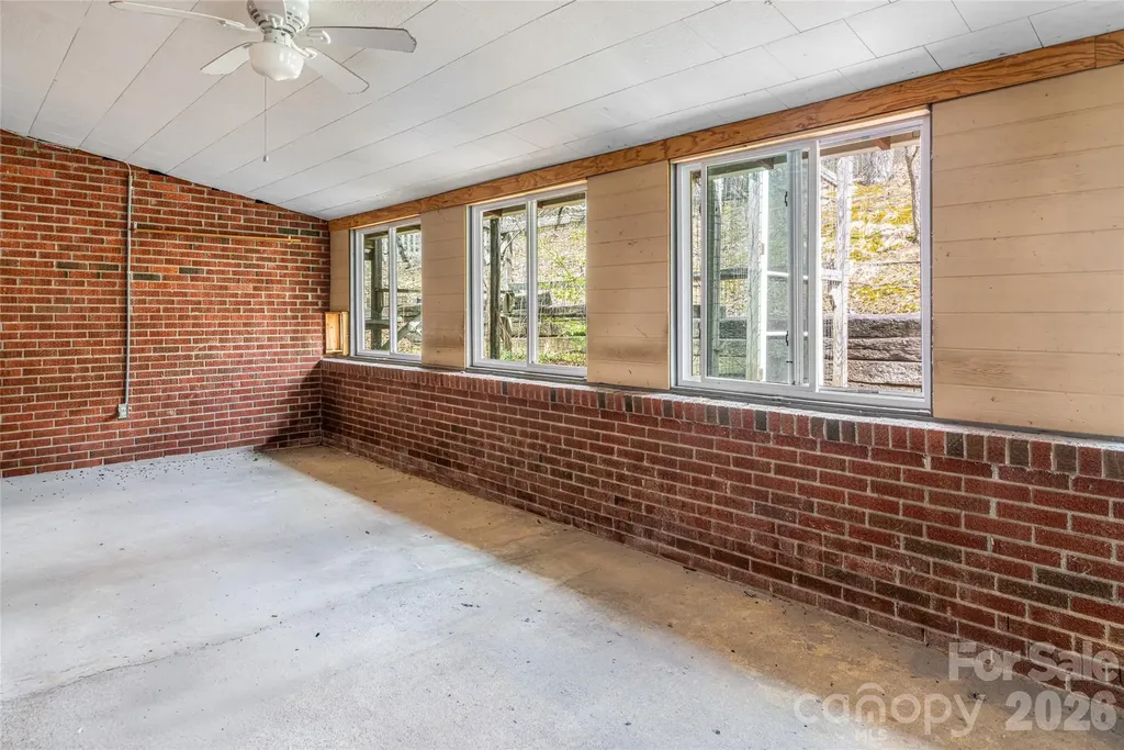 233 Church Road Fairview NC 28730