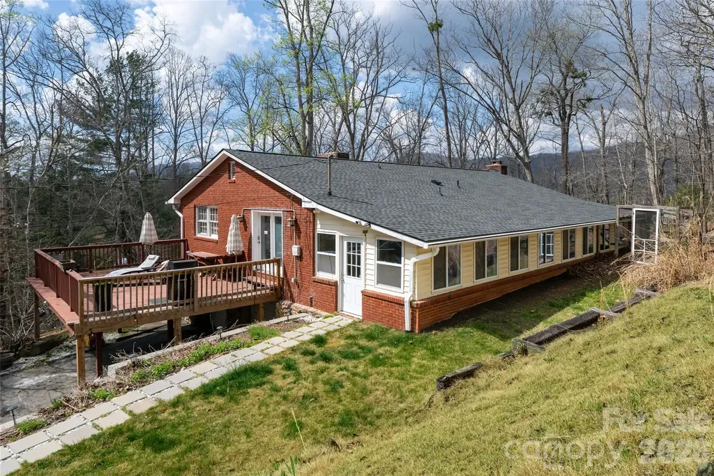 233 Church Road Fairview NC 28730