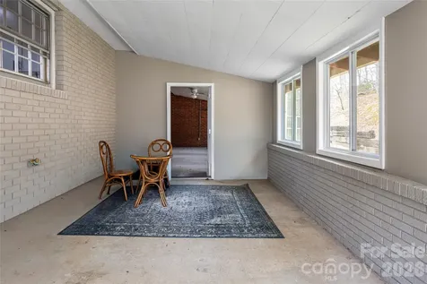 233 Church Road Fairview NC 28730