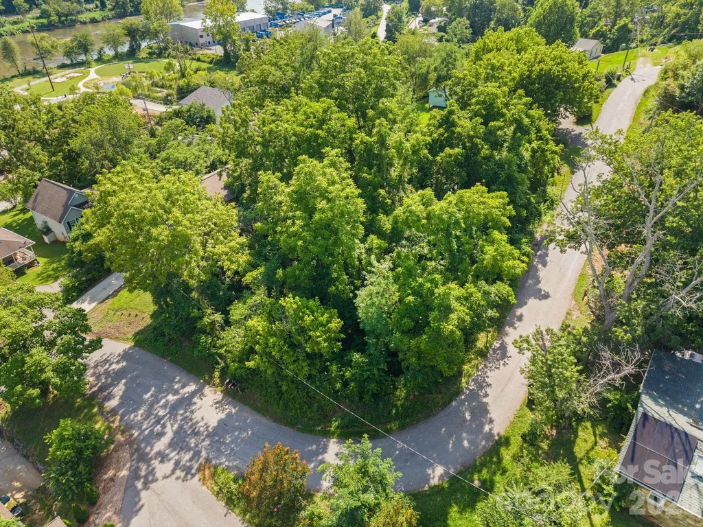 75 Green Oak Road Asheville NC 28804