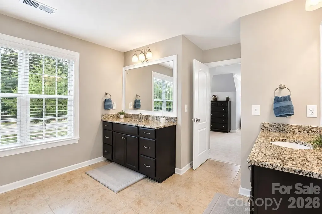 2412 Hamlet Court Matthews NC 28105