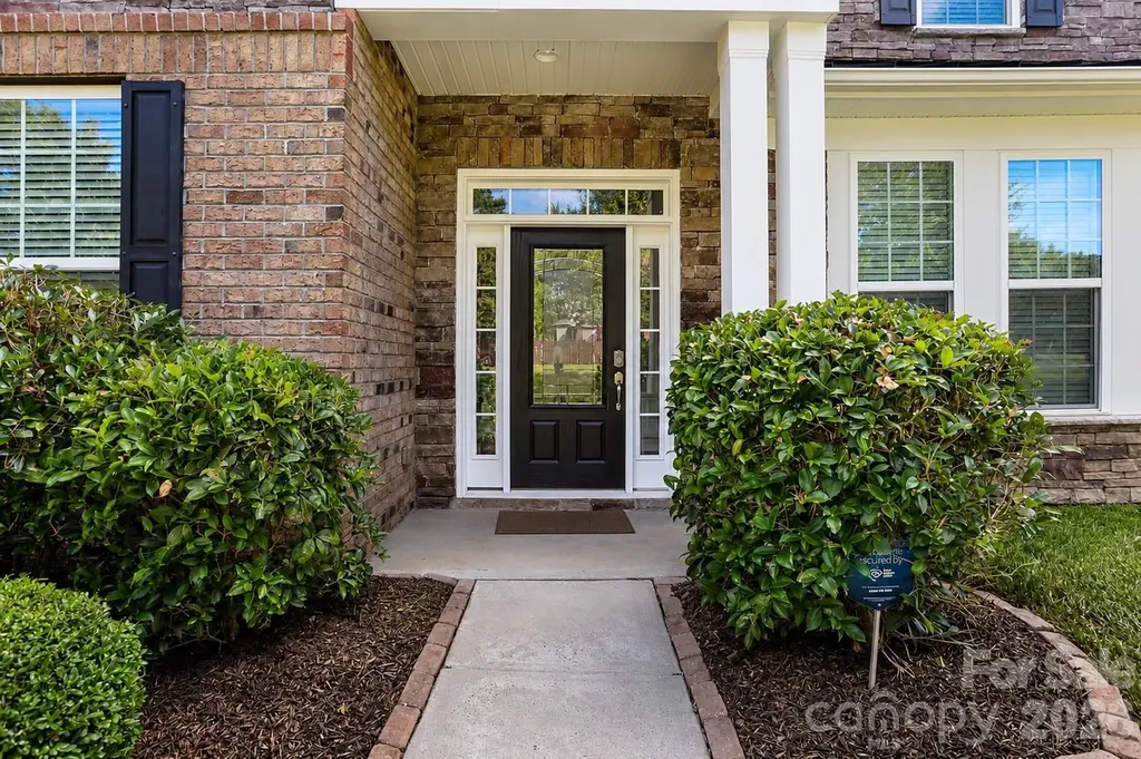 2412 Hamlet Court Matthews NC 28105