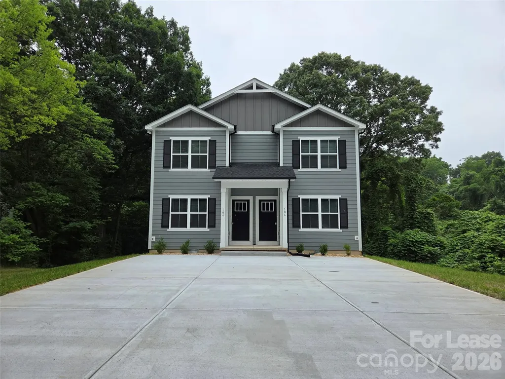 104 10th Avenue SE Hickory NC 28602