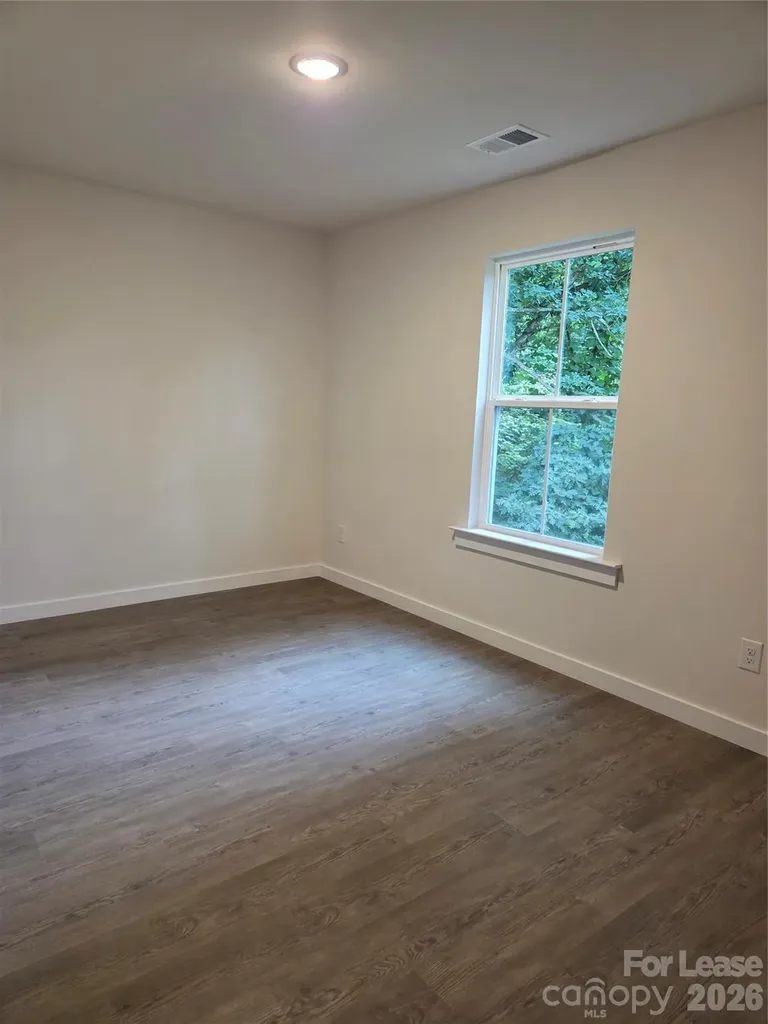 104 10th Avenue SE Hickory NC 28602