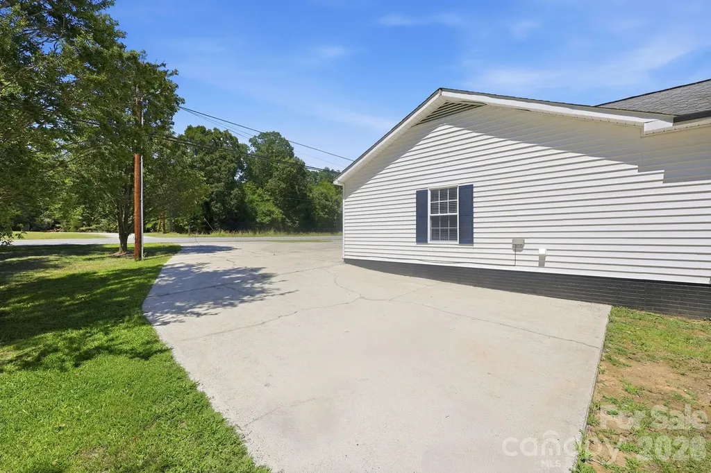 2964 Lane Street Kannapolis NC 28083