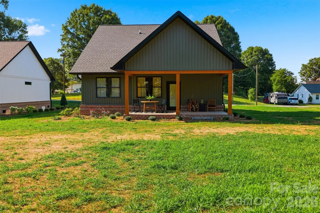 75 2nd Avenue SE Taylorsville NC 28681