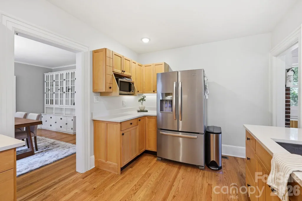 23 Warwick Place Asheville NC 28804