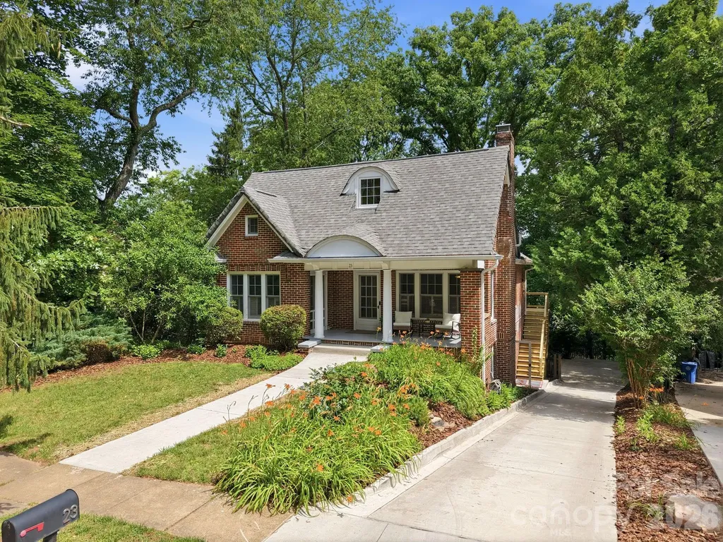 23 Warwick Place Asheville NC 28804