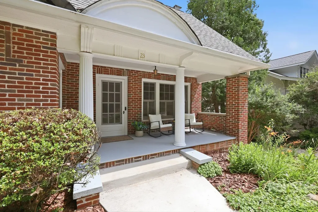 23 Warwick Place Asheville NC 28804