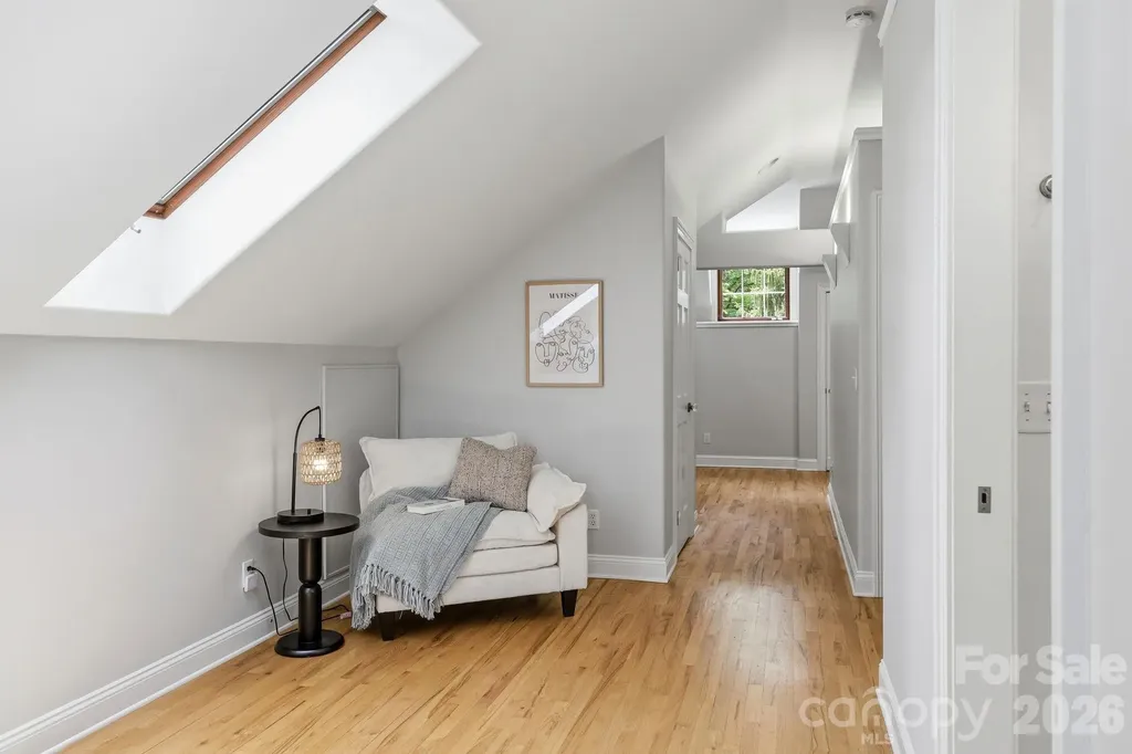23 Warwick Place Asheville NC 28804