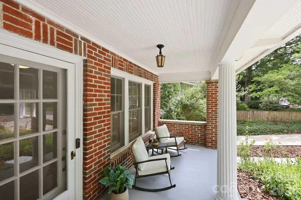 23 Warwick Place Asheville NC 28804