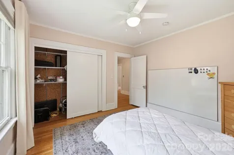 23 Warwick Place Asheville NC 28804