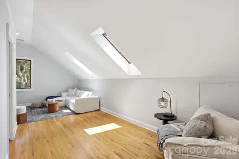 23 Warwick Place Asheville NC 28804