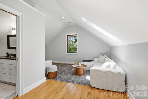 23 Warwick Place Asheville NC 28804