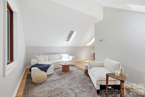 23 Warwick Place Asheville NC 28804