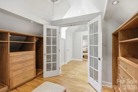 23 Warwick Place Asheville NC 28804