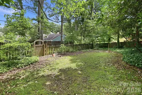 23 Warwick Place Asheville NC 28804