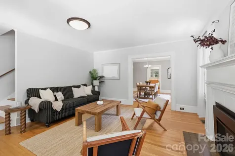 23 Warwick Place Asheville NC 28804