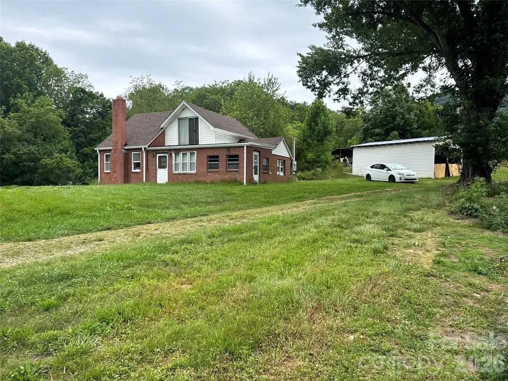 102 Ransom Road Clyde NC 28721