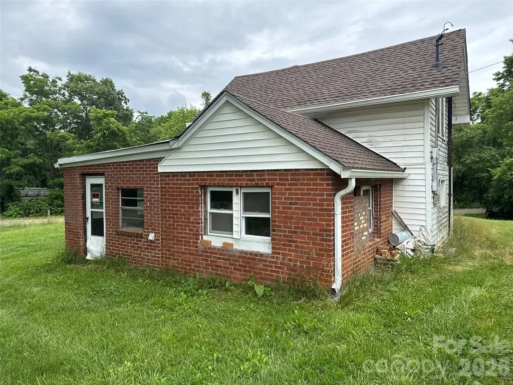 102 Ransom Road Clyde NC 28721