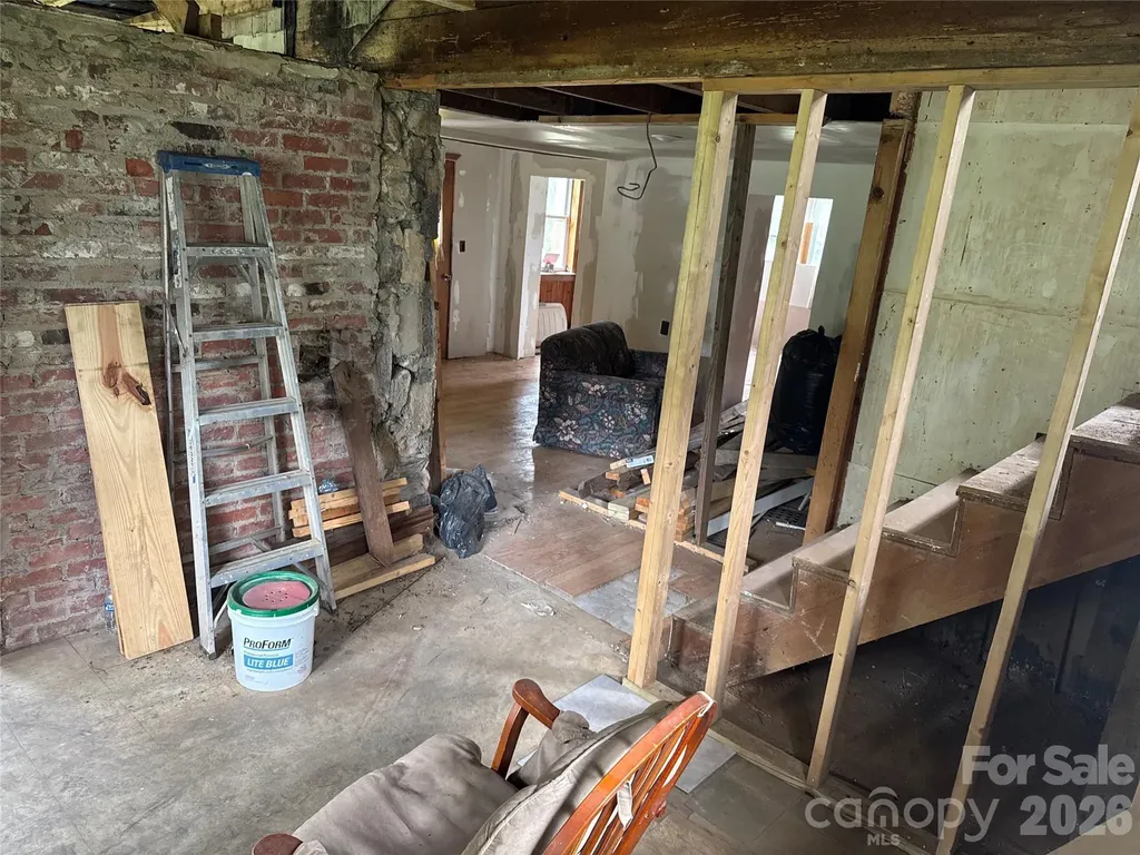 102 Ransom Road Clyde NC 28721