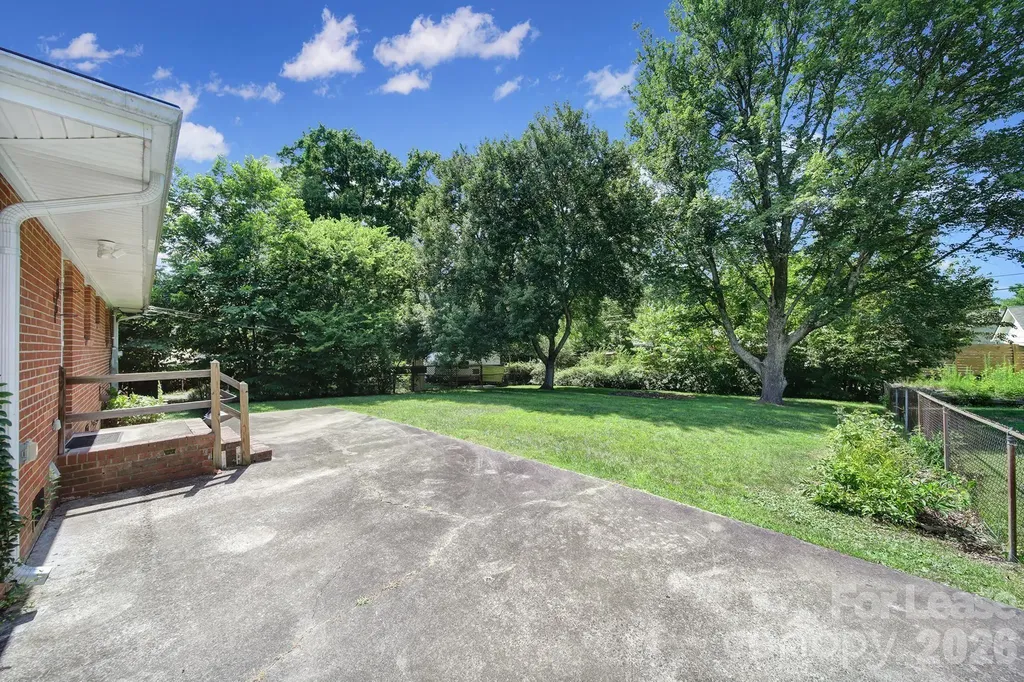 4301 Briarhill Drive Charlotte NC 28215